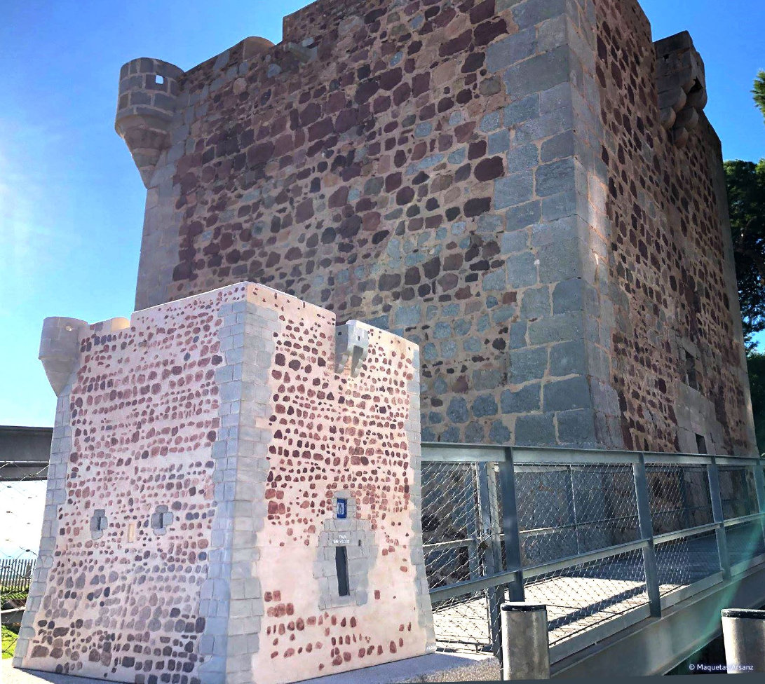 Maqueta tactil tiflologica Torre San Vicente Benicassim pedestal piedra natural